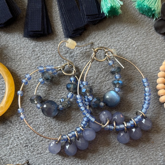 8 Multicolor Earring Set - Picture 6 of 9